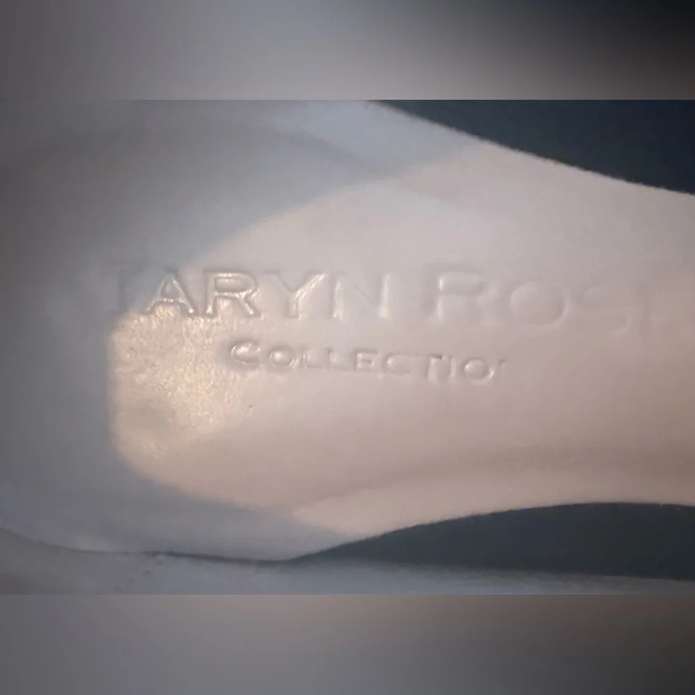 Taryn Rose black textile comfort heel. Size 8 - Picture 6 of 6